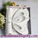 chic-wedding-invitation-cards-with-butterfly-shape-T192.jpg