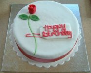 rose-birthday-cake_2608933.jpg