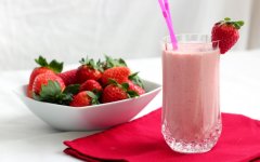 Strawberry-milkshake[1].jpg