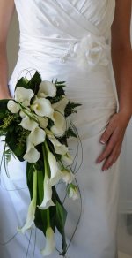 elegant-white-lily-wedding-bouquet[1].jpg