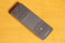 Samsung_F8880_Review_10_zoomit.jpg