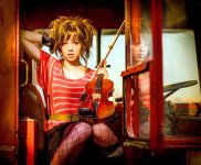 lindseystirling_050913_mt_tif_.jpg